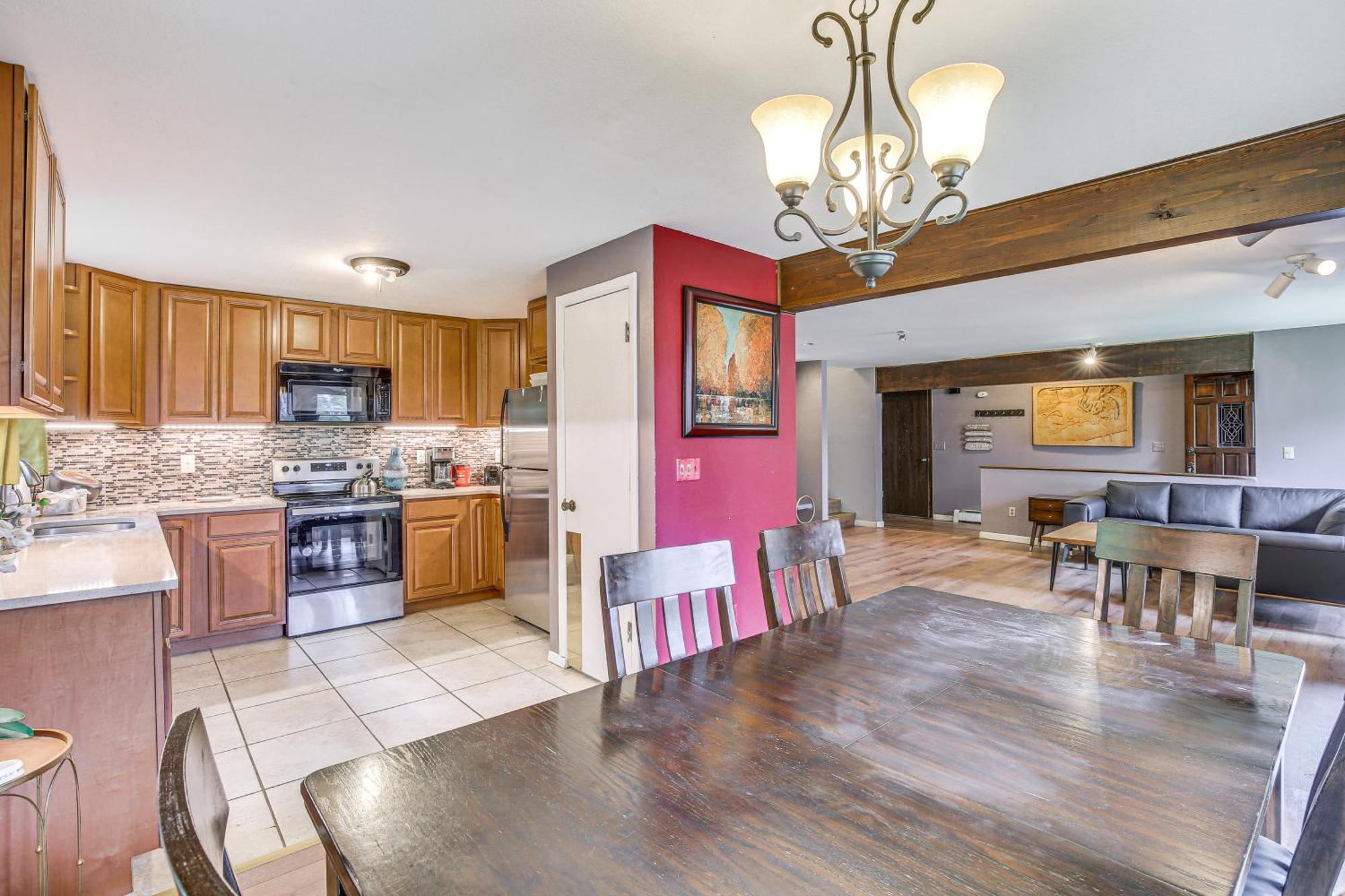 Holiday home Near Downtown And Fishing Escape!