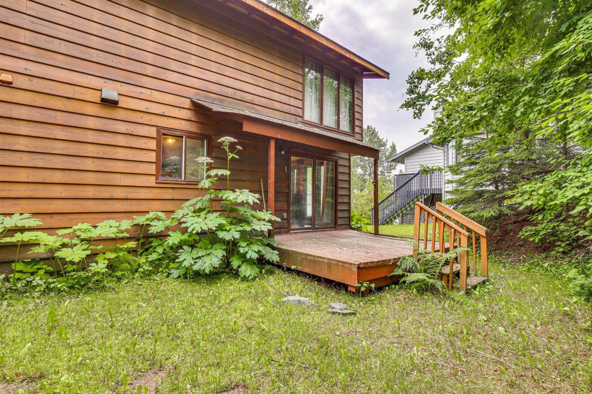 Near Downtown And Fishing Escape! Anchorage