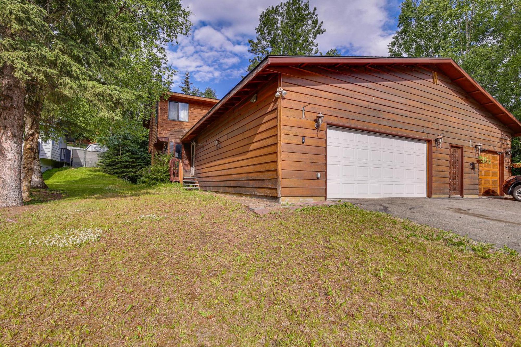 Holiday home Near Downtown And Fishing Escape!